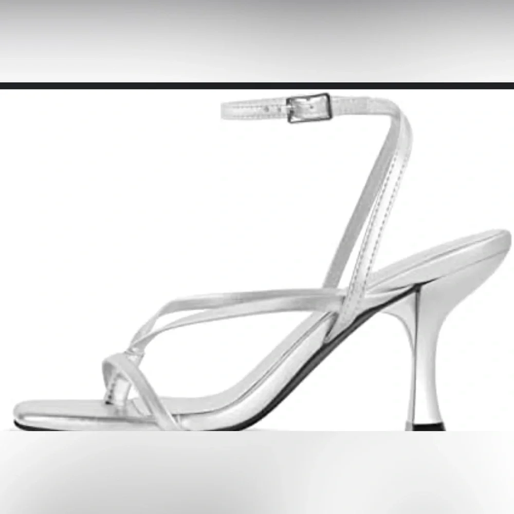 Grey thong style ankle strap kitten heels - Picture 2 of 7